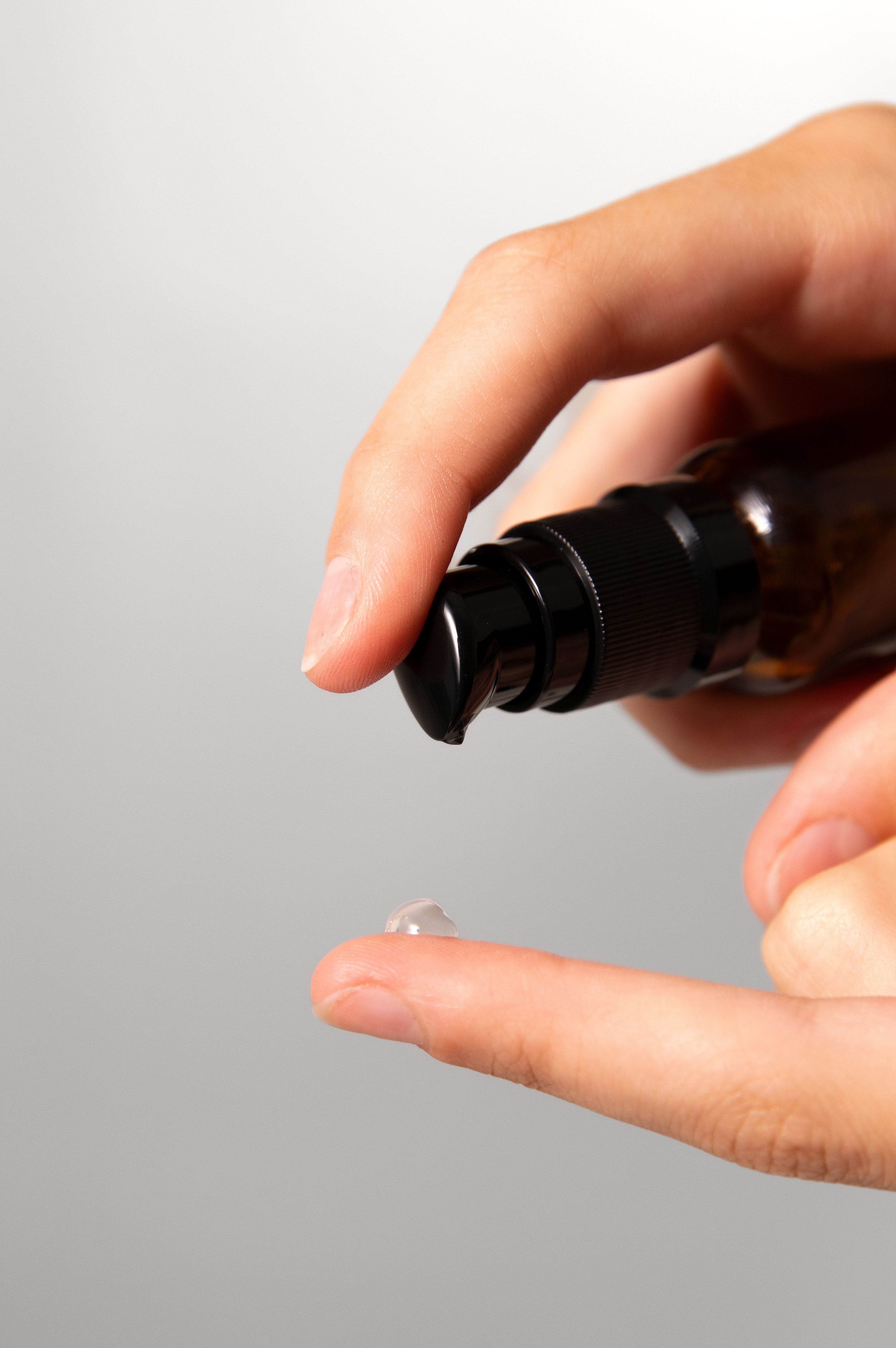 How to Apply Eye Care Serum for Maximum Results: A Step-by-Step Guide
