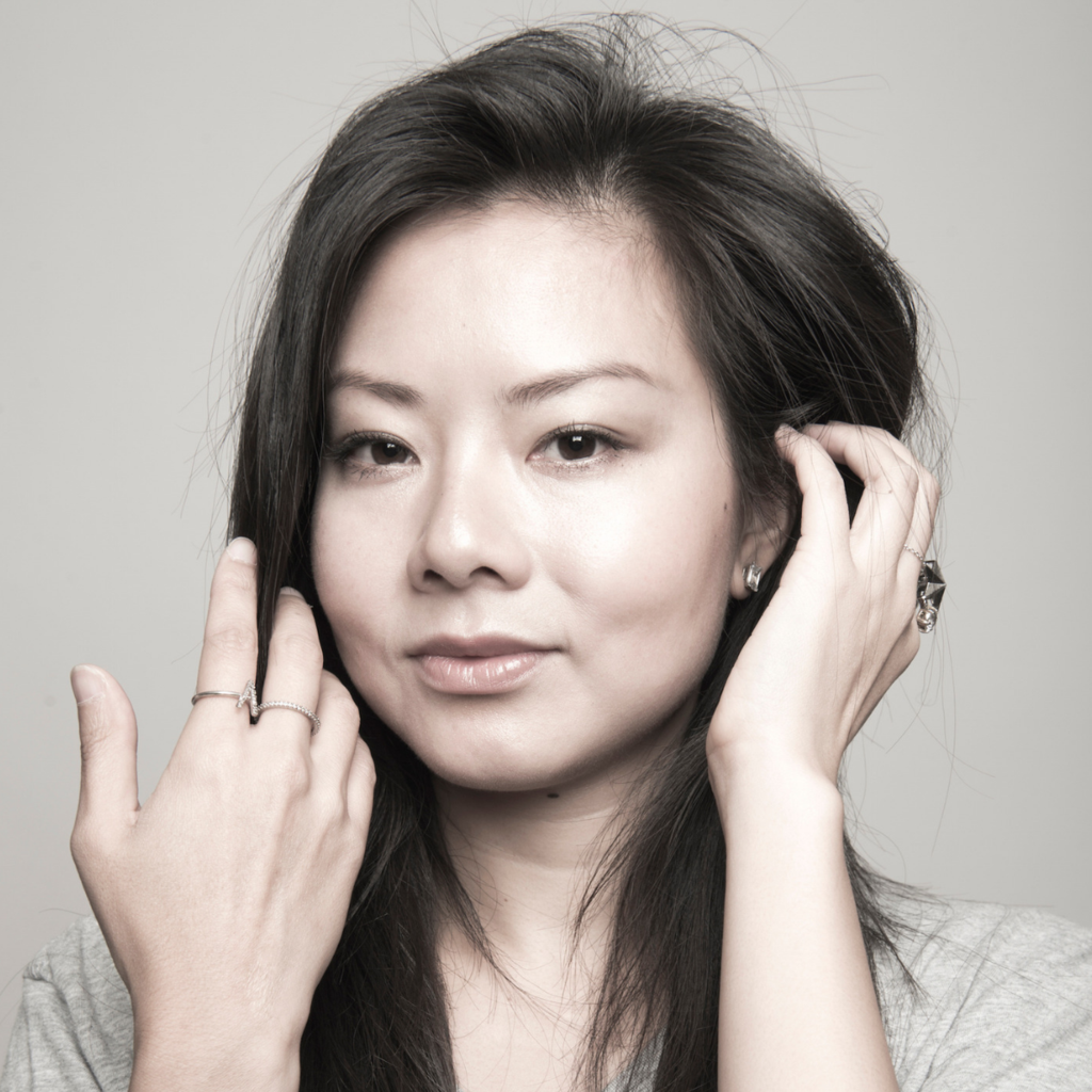 5 Ways to Age Well and Keep Your Skin Looking Youthful